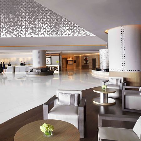 Hotel Fairmont Dubaj Zewnętrze zdjęcie The lobby of the hotel